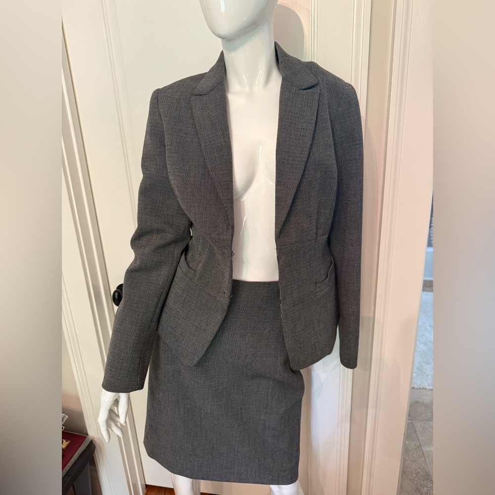 Etcetera Women’s Black and White Textured Suit